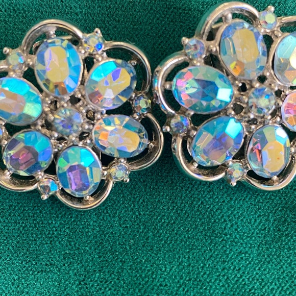 Vintage signed Crown Trifari Aurora Borealis necklace earring set. T18 - Picture 7 of 9